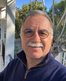files/M_c_nay_co_hinh__nh_c_a_Older_Men_Selfie_08-02-13-666Z.jpg